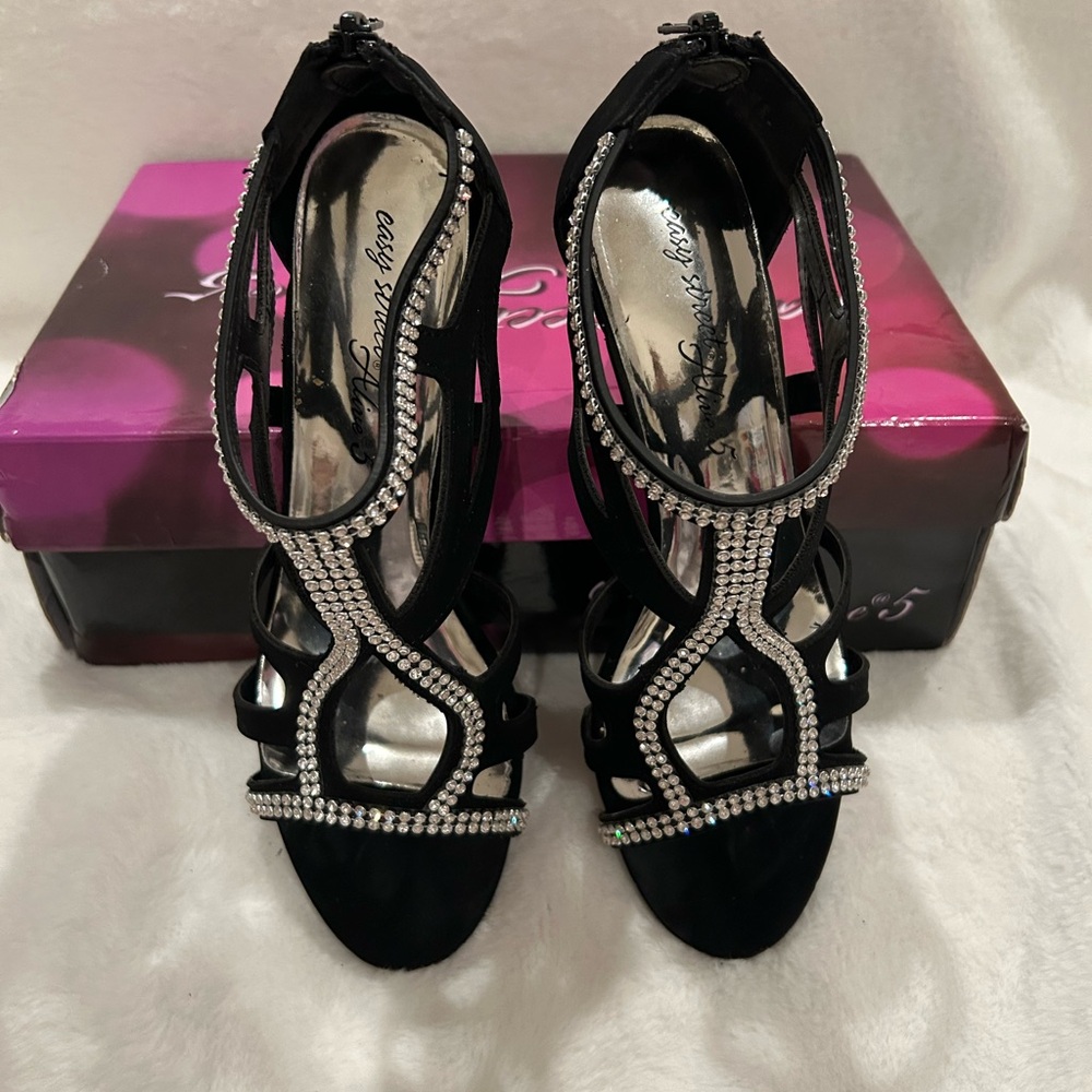 Easy Street Alive @ 5 Black Rhinestone Heels